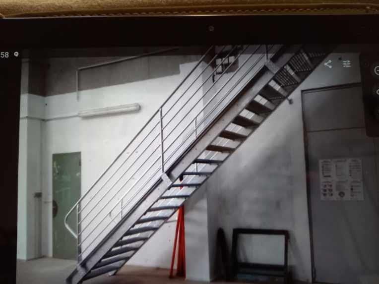 Rampe d'escalier industriel