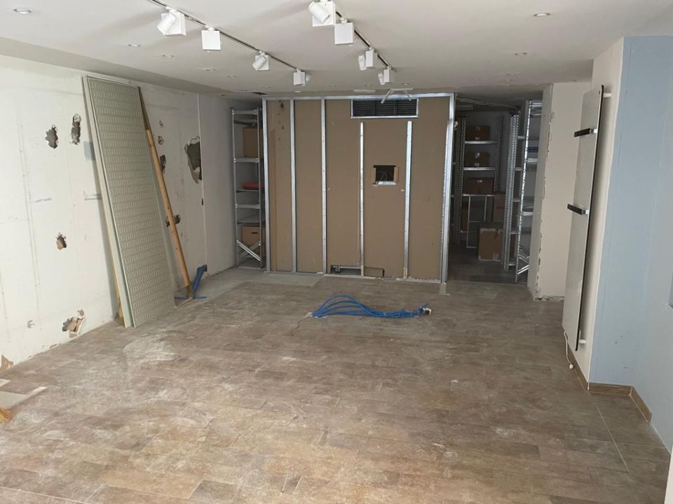 D - Technic GmbH – Zimmer während der Renovierung