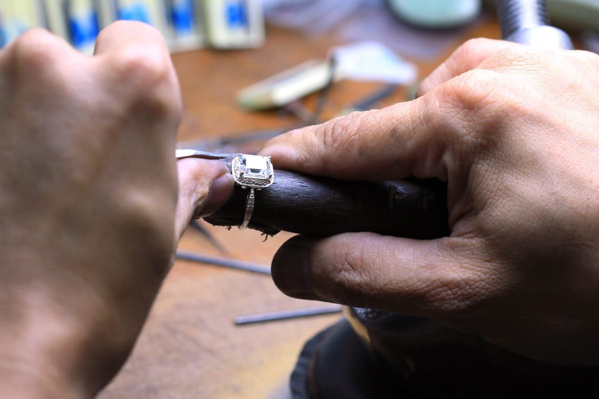 tasación de joya de diamantes