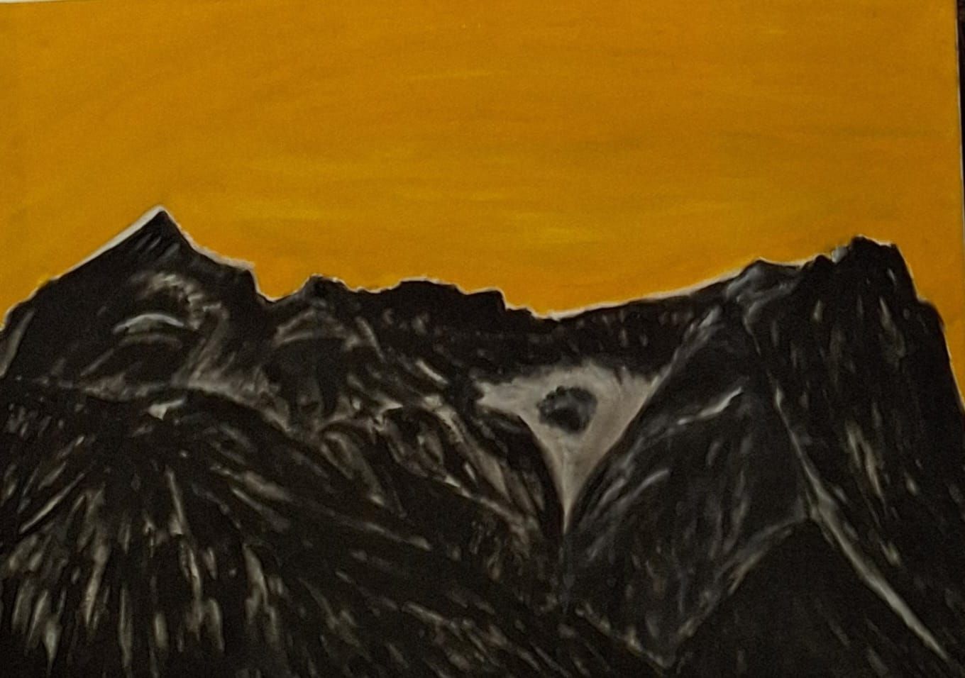 Gemälde eines Bergmassivs im Sonnenaufgang
