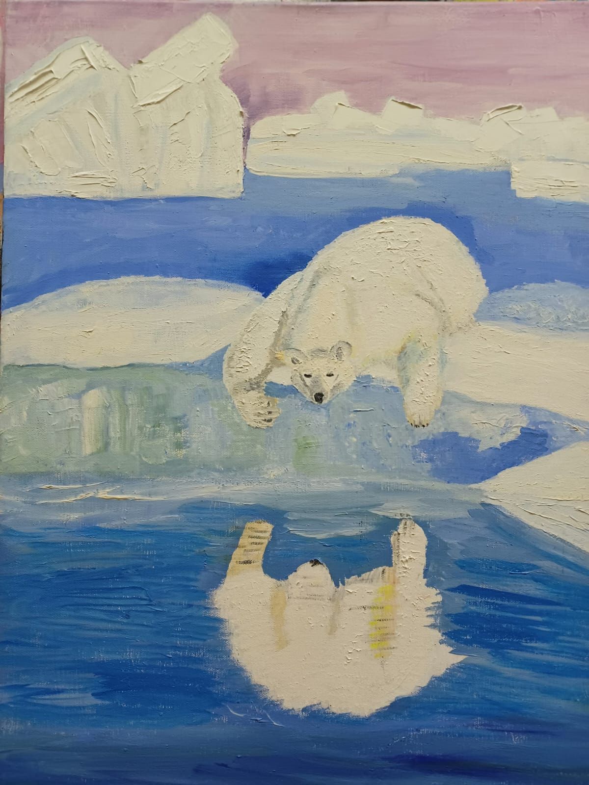 Gemälde eines Eisbären auf einer Eisscholle, der seine Spiegelung im Wasser betrachtet