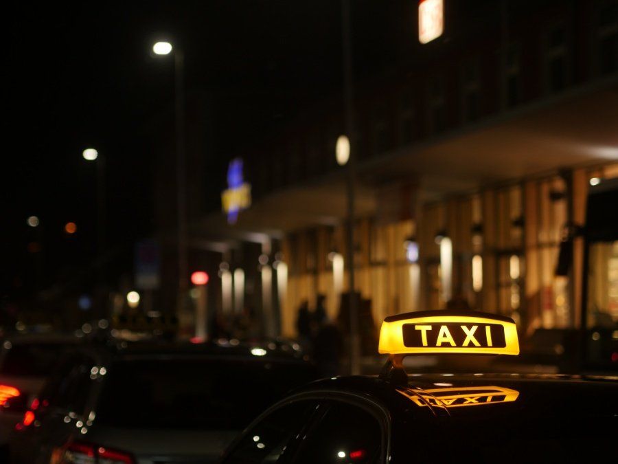 Taxi in der Nacht