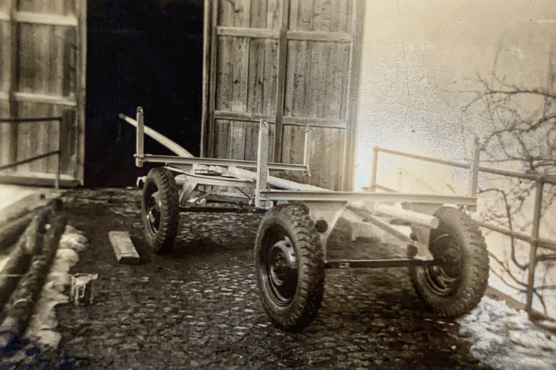 Historischer Baumwagen aus Holz