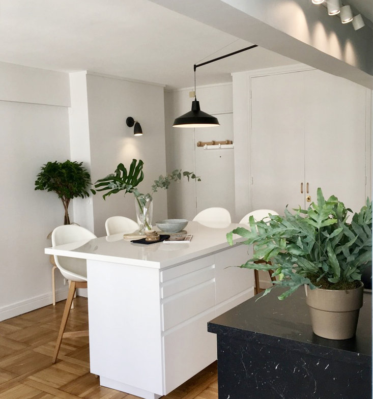 Îlot de cuisine blanc