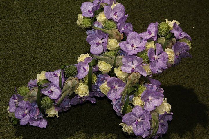 Arrangement de fleurs D-34 - Fleuriste Roseraie