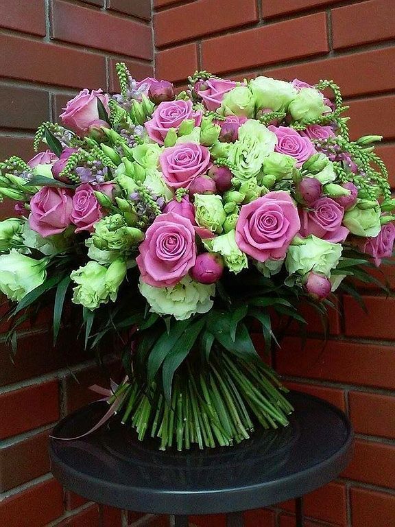 Bouquet B-19 - Fleuriste Roseraie
