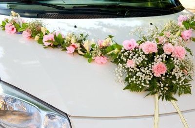 Fleurs de mariage pour voiture V-8 - Fleuriste Roseraie