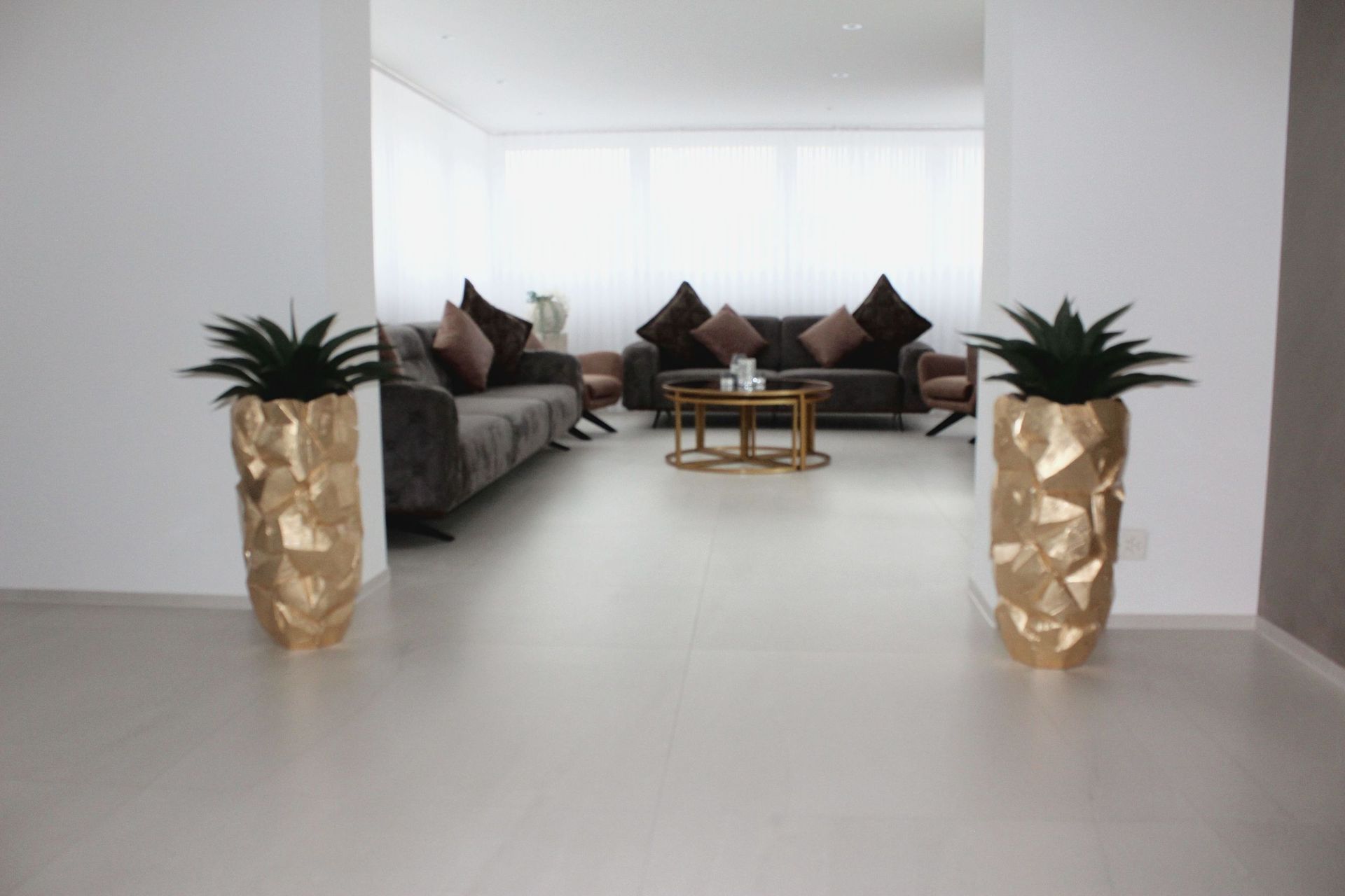 Wohnzimmer ABEQ Keramikplatten Plattenarbeiten Mosaikplatten Natursteinplatten