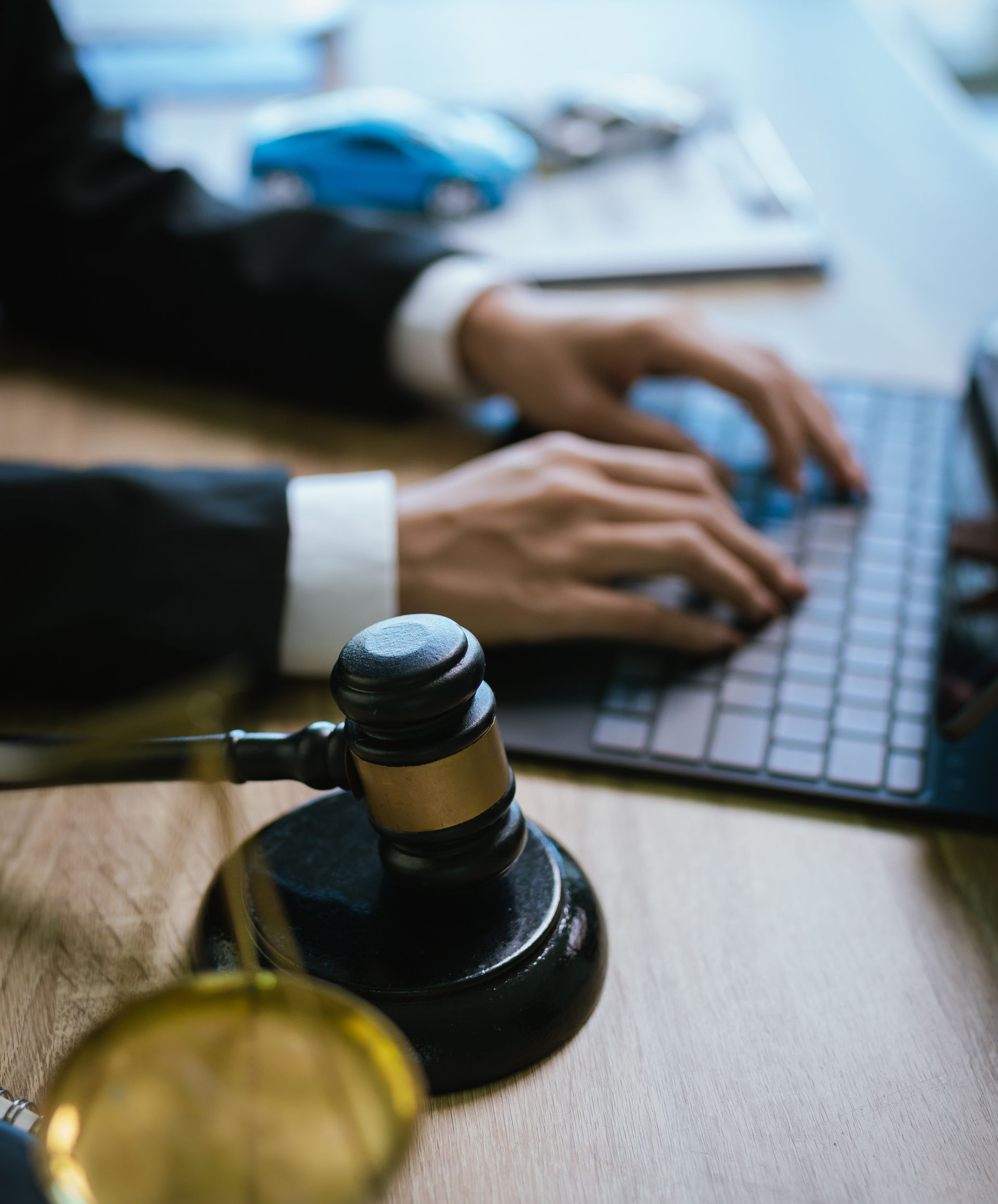 Vers la page Droit du travail.