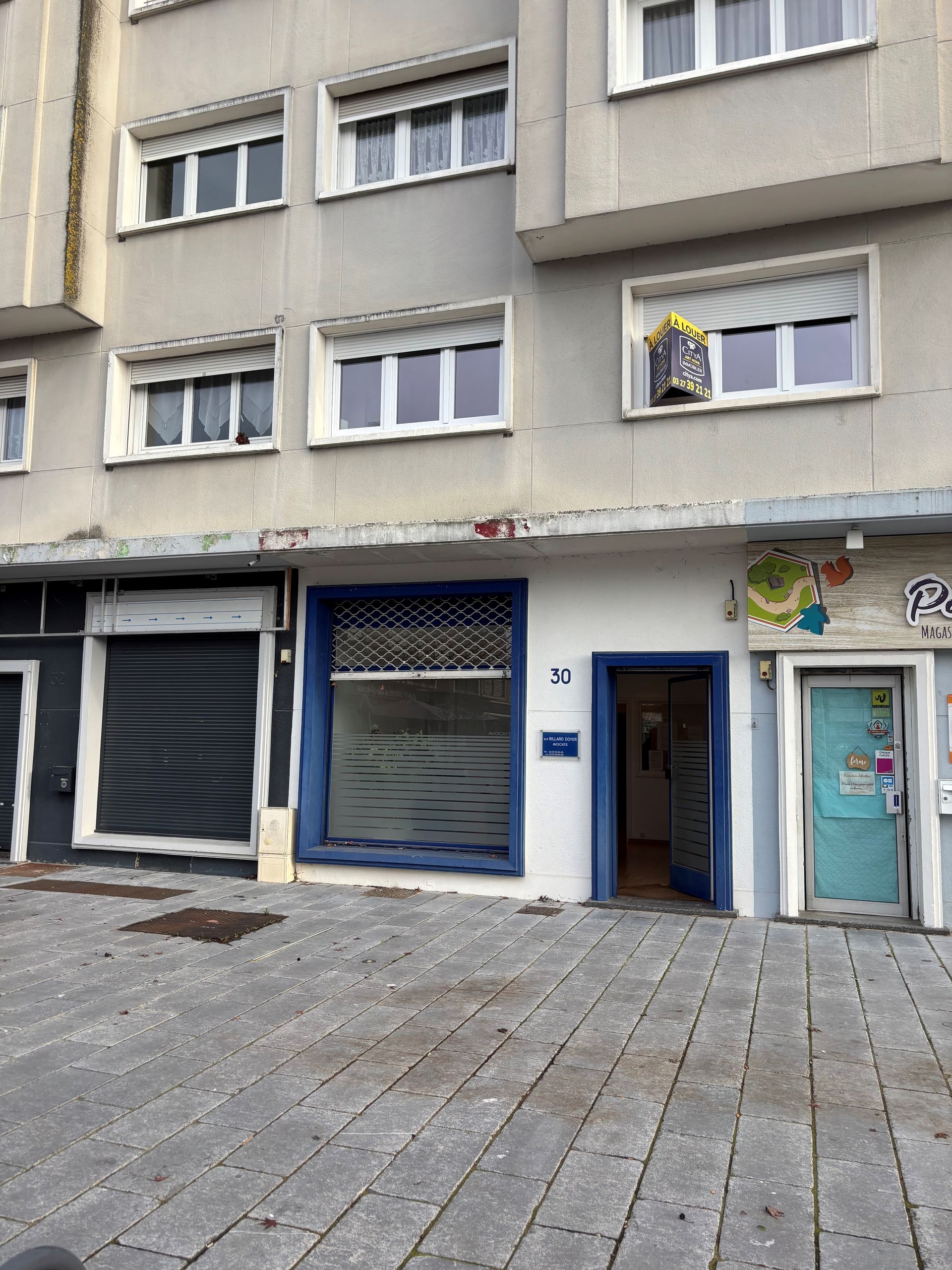 Extérieur du cabinet de Maubeuge.