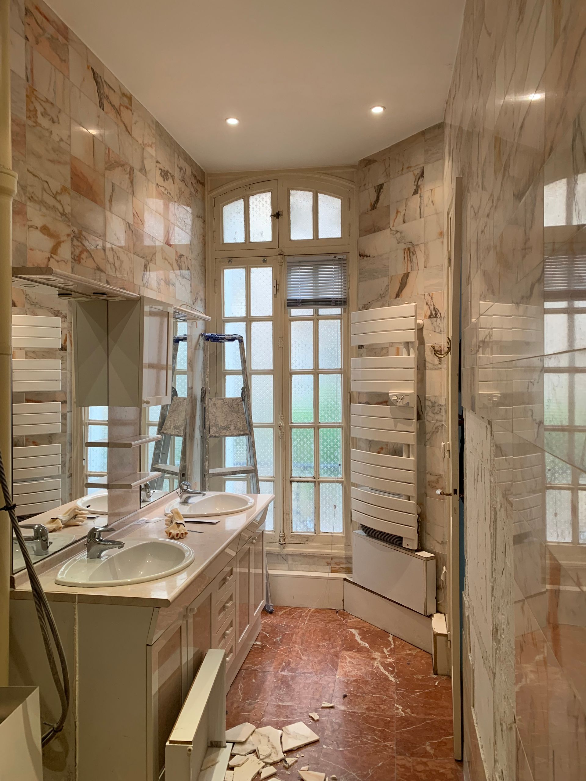 Salle de bains en cours de rénovation