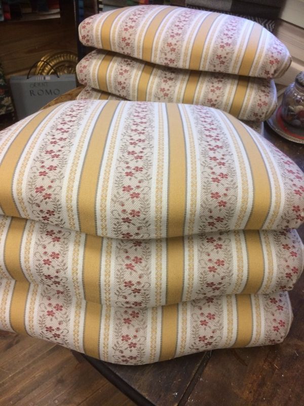 rokokoo-tuolien-istuimet