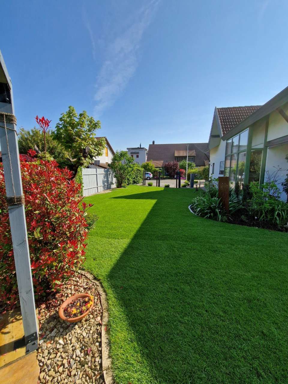 gepflegter Rasen durch Simart Gartenbau GmbH