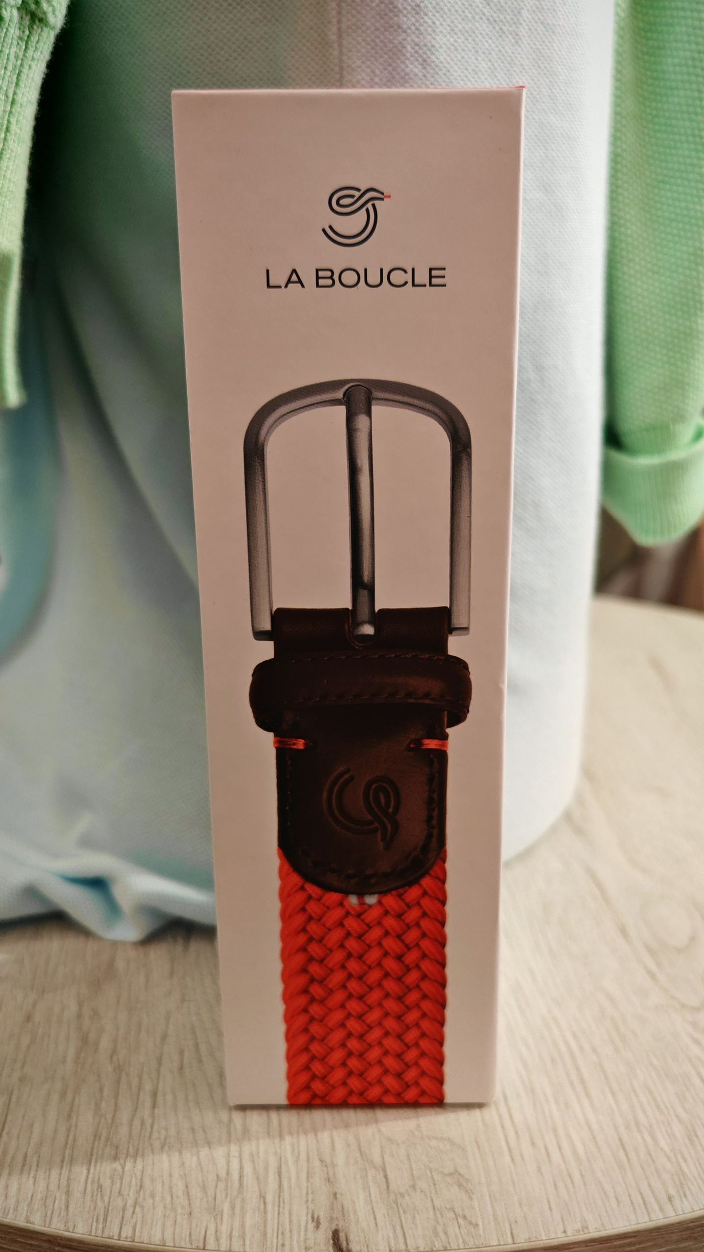 Boîte pour une ceinture rouge La Boucle