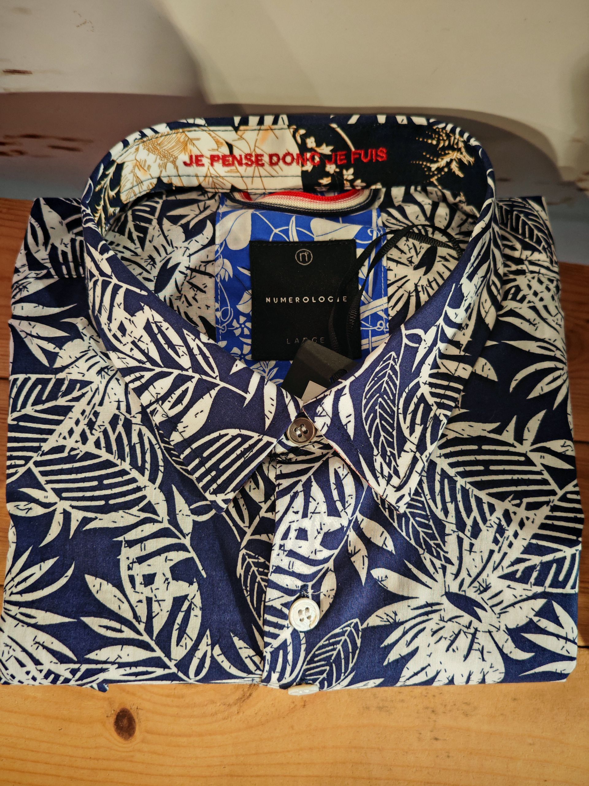 Chemise à motifs végétaux