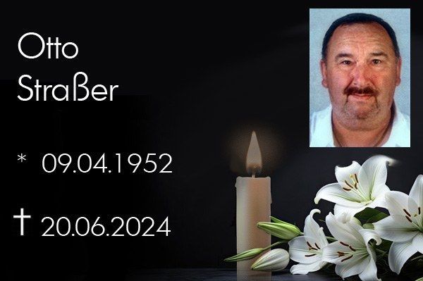 Gedenkkarte für Otto Straßer mit Porträt, Kerze, weißen Lilien, Geburts- und Sterbedatum.