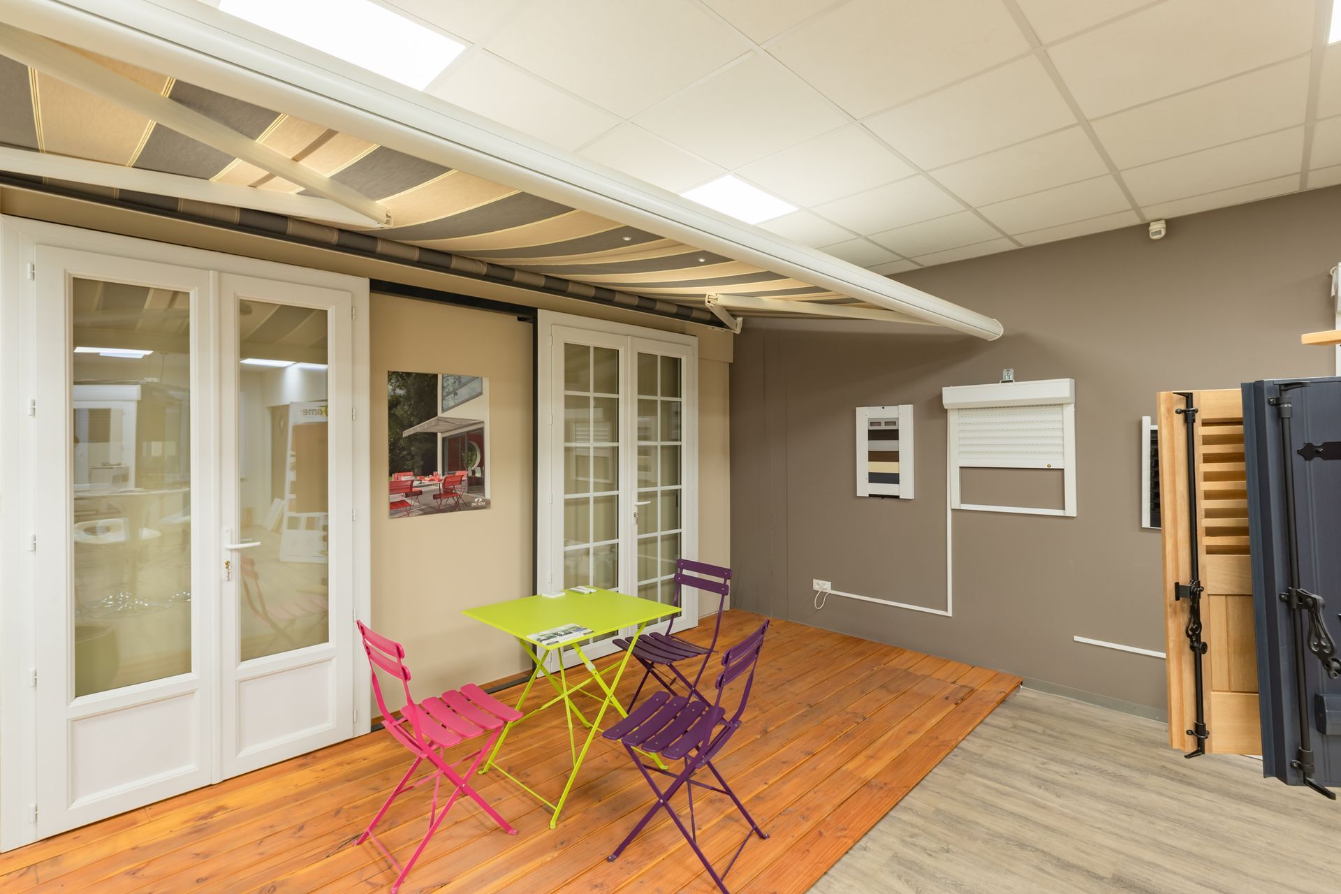 Store banne dans le showroom