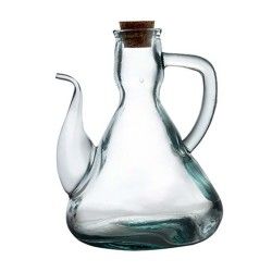 Botella de aceite de oliva de vidrio transparente con tapón de corcho y asa.