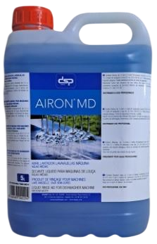 Botella azul de jabón para platos, etiquetada 