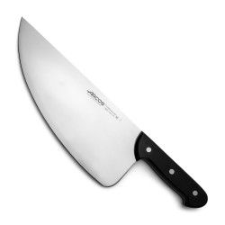 Cuchillo de cocinero con mango negro, en ángulo sobre fondo blanco.