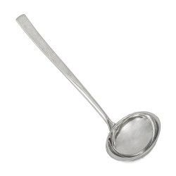 Cucharón de acero inoxidable con mango largo y cuenco redondo.