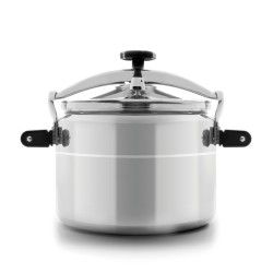 Olla a presión plateada con asas y pomo superior de color negro.