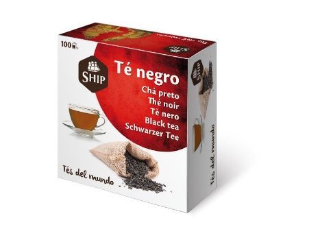 Caja de té negro marca “Ship”, con texto en varios idiomas.