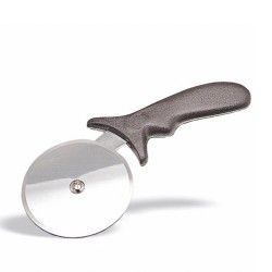 Cortador de pizza con hoja plateada y mango negro.