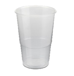 Vaso de plástico transparente, vacío, de forma cilíndrica, en posición vertical.