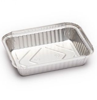 Molde para hornear de papel de aluminio, rectangular con lados acanalados, vacío.