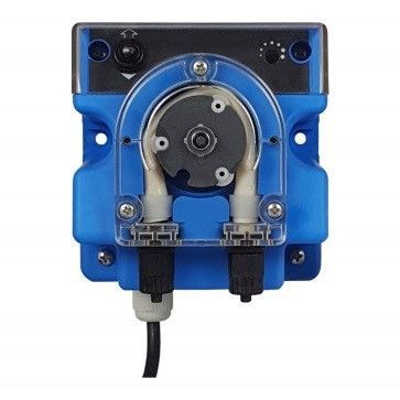 Botella azul de jabón para platos, etiquetada 