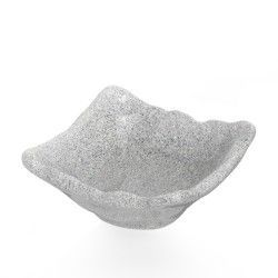 Cuenco abstracto, de color gris y textura, con borde irregular y estriado.