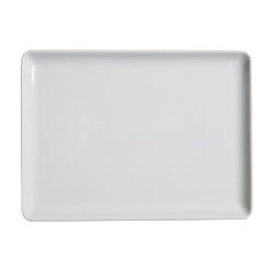 Plato para servir de cerámica blanca rectangular con esquinas redondeadas.