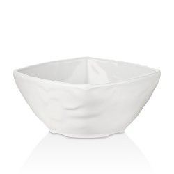 Cuenco cuadrado de cerámica de color blanco con superficie texturizada.