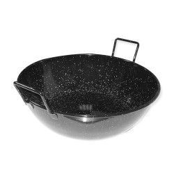 Paellera esmaltada en negro moteado con dos asas, sobre fondo blanco.