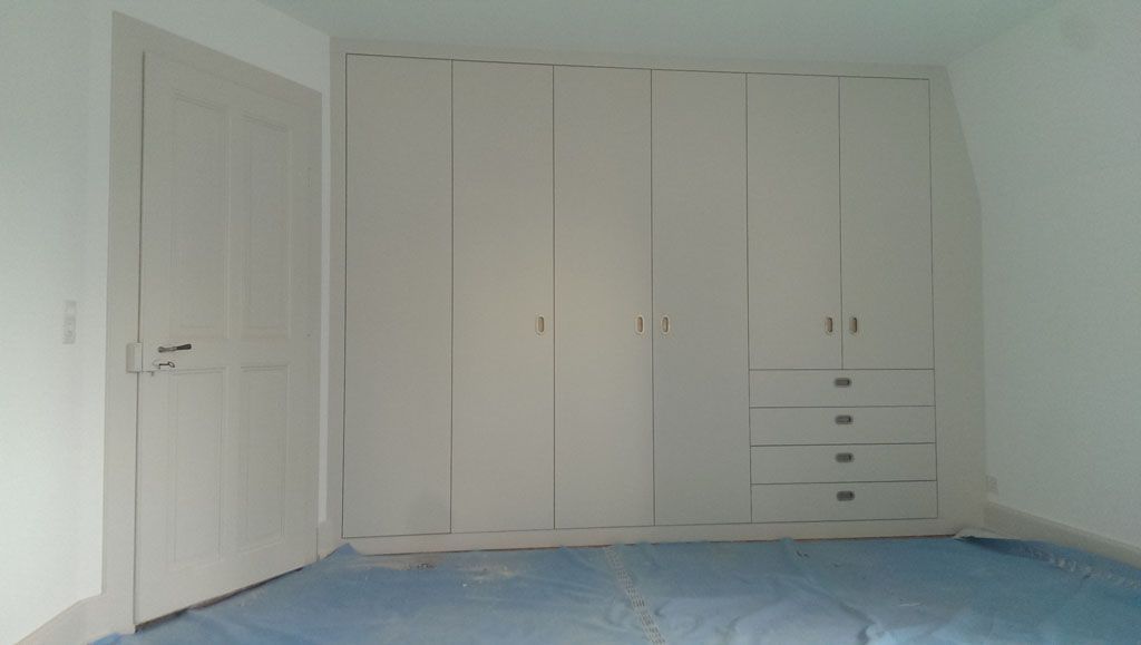 Einbauschrank weiss - Tschaggelar Bau- und Möbelschreinerei GmbH in Bern