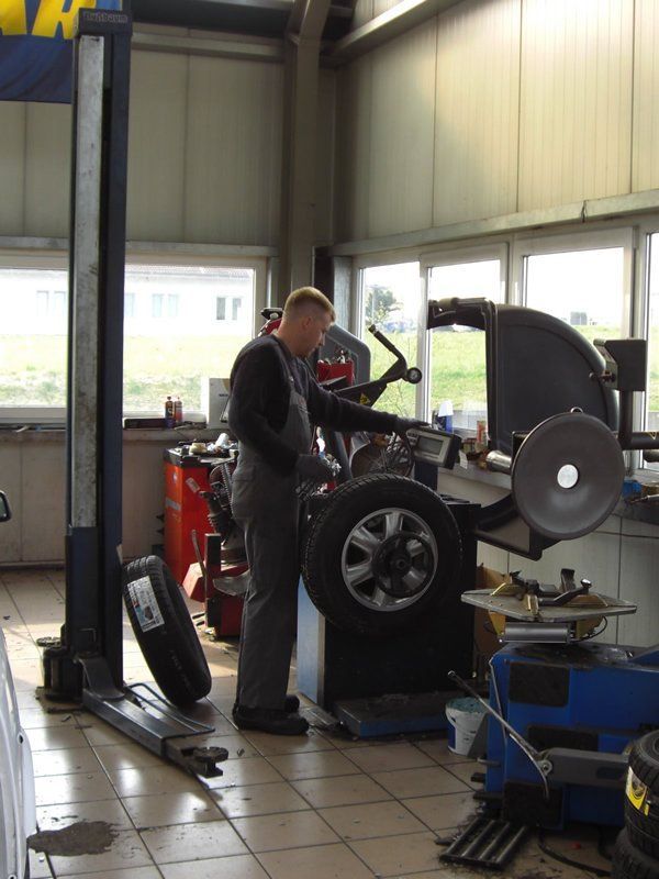 Autoreparatur bei B & K Auto- und Reifencenter e.K.