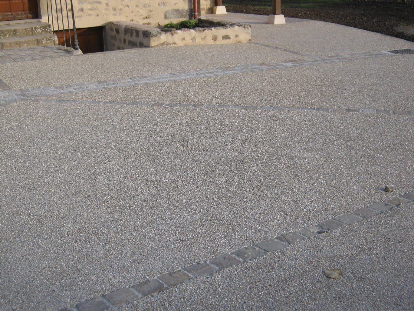 Aménagement d'un espace extérieur avec pose d'enrobé