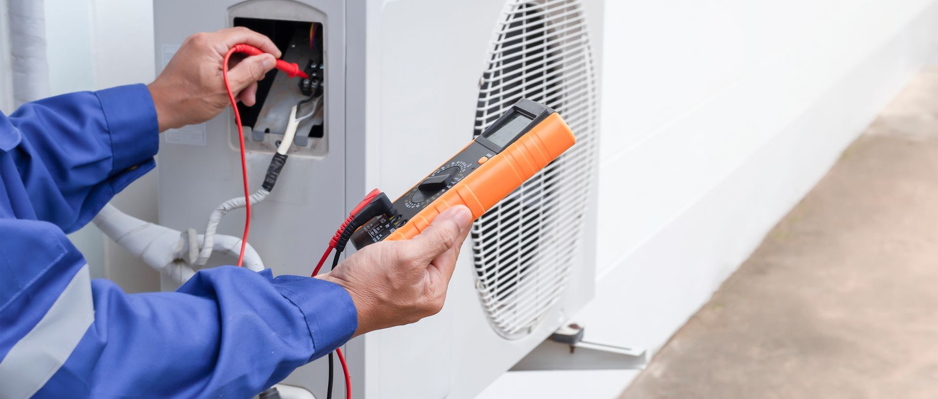Vérification électrique sur une unité de climatisation