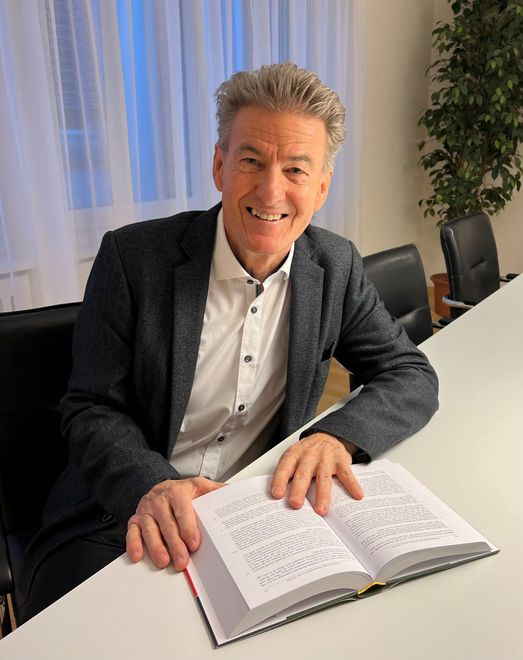 DR. IUR. WERNER JÖRGER Rechtsanwalt Notar Mediator SAV