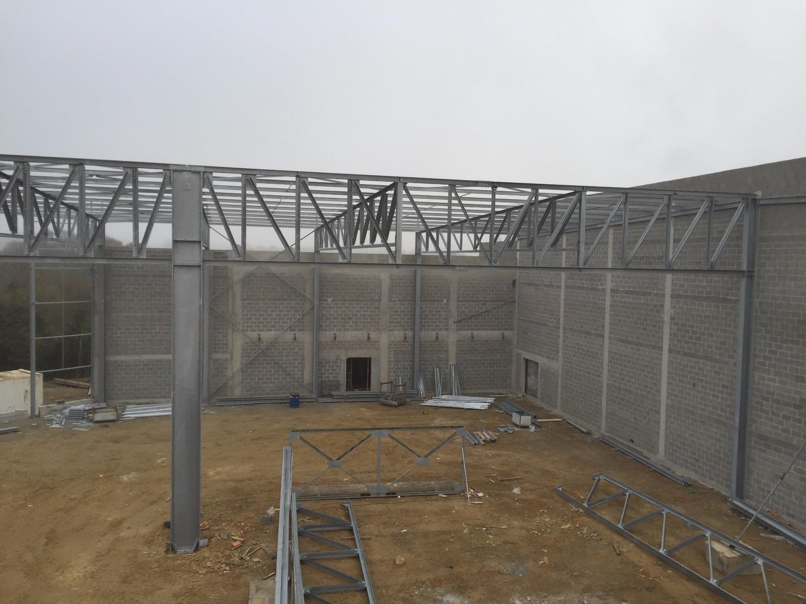 Construction d'une charpente en métal