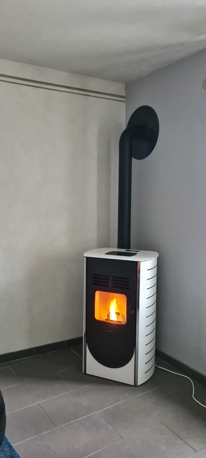 Poêle à granules en angle