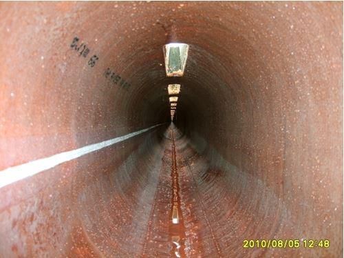 Ein Foto eines rostigen Rohrs aus dem Jahr 2010