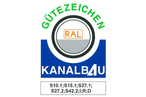Ein blau-weißes Schild mit der Aufschrift „Gutezeichen Kanalbau“