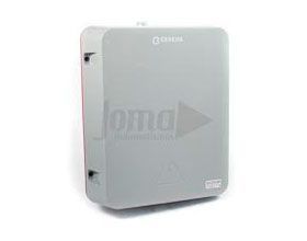 Una caja blanca con un botón de reproducción está sobre una superficie blanca.