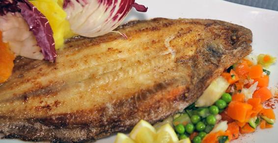 Poissons avec petits légumes