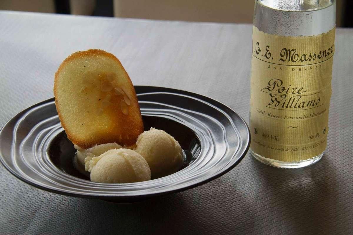 Madelaine et sa glace Poire william