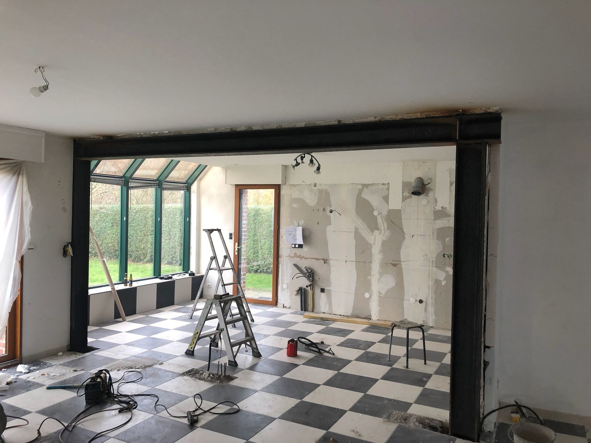 Destruction mur porteur