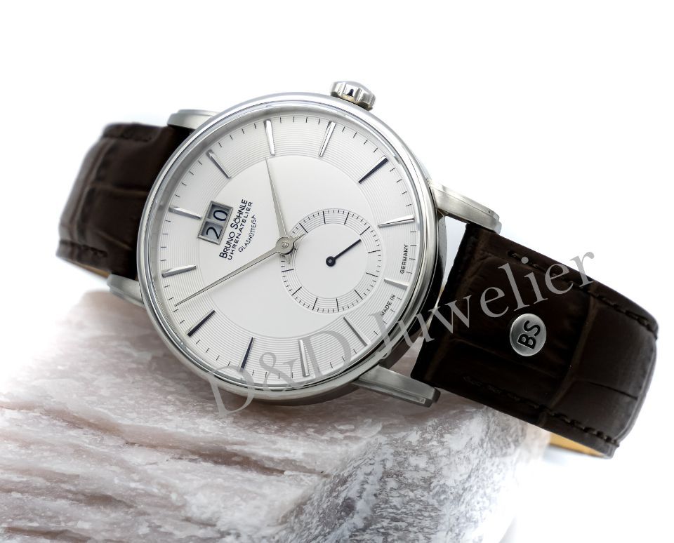 Elegante Uhr mit Lederarmband und hellem Zifferblatt
