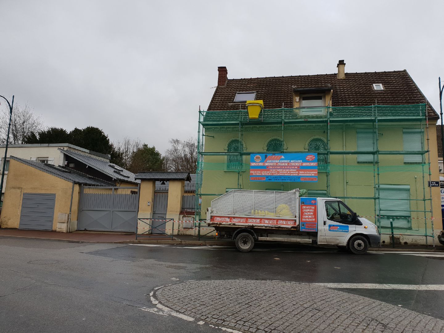 Échauffaud pour travaux de couverture